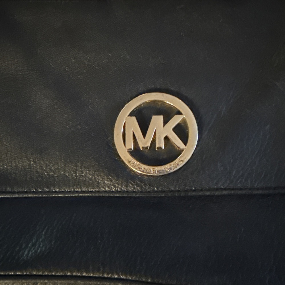 MICHAEL KORS FULTON Bag SMALL SHOULDER FLAP PURSE Black Pebbled Leather - Picture 2 of 10